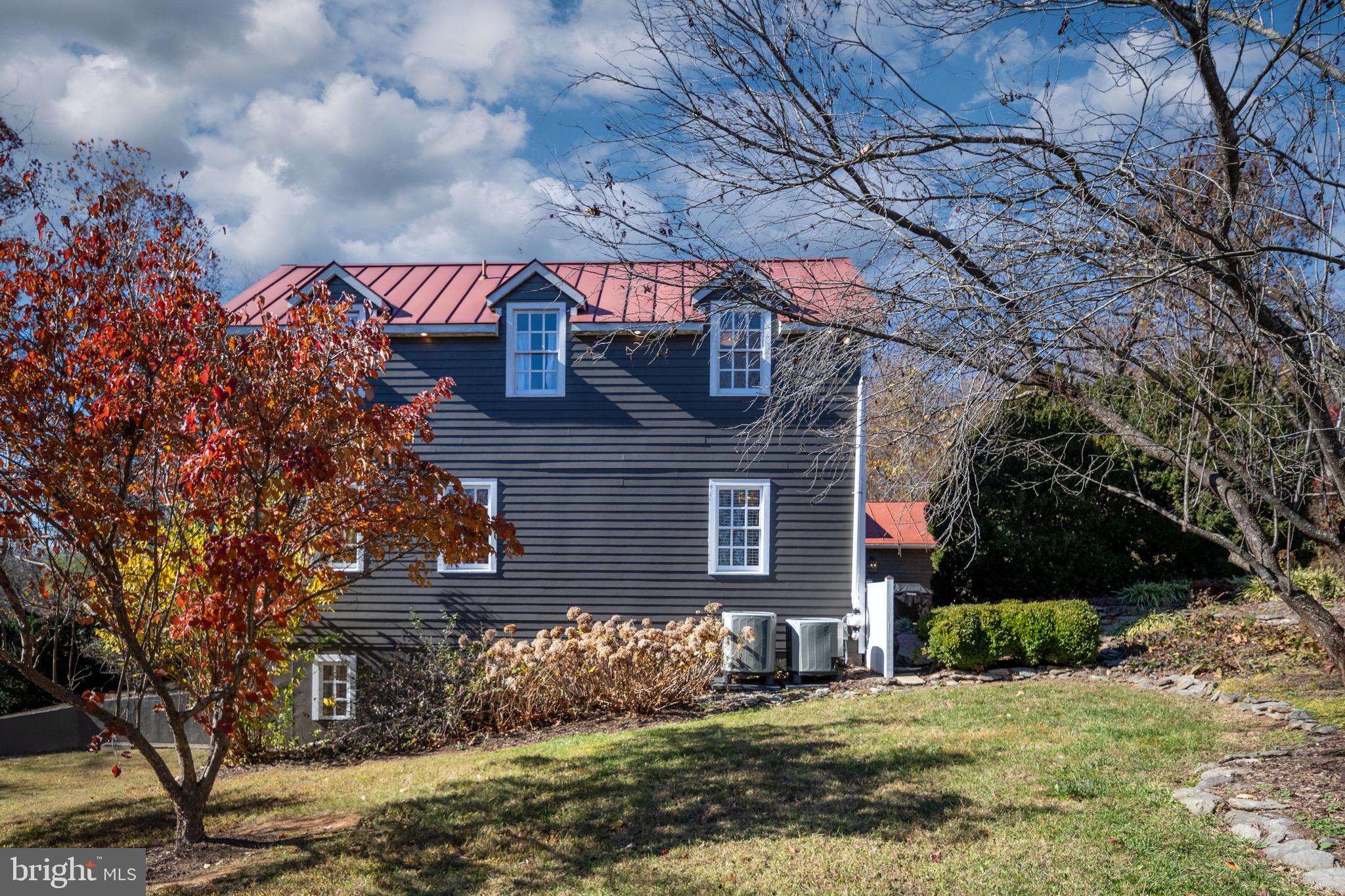 560 Richmond Road Amissville, VA 20106 - Photo 131 of 133 a front view of a house with a yard