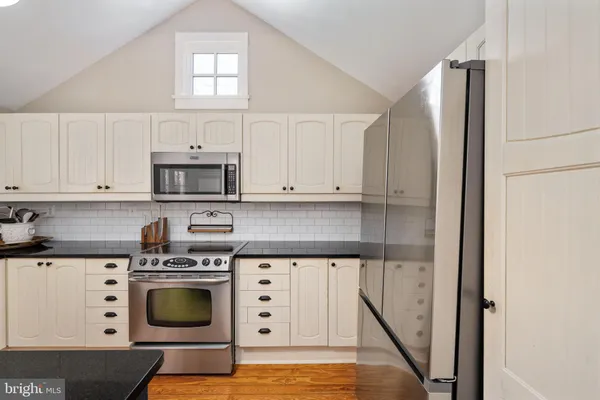 $860,000 | 560 Richmond Road, Amissville, VA 20106