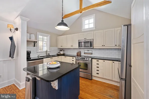 $860,000 | 560 Richmond Road, Amissville, VA 20106