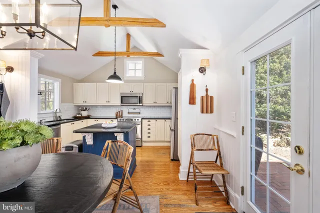 $860,000 | 560 Richmond Road, Amissville, VA 20106