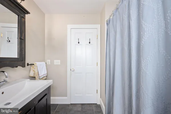 $860,000 | 560 Richmond Road, Amissville, VA 20106