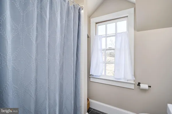 $860,000 | 560 Richmond Road, Amissville, VA 20106