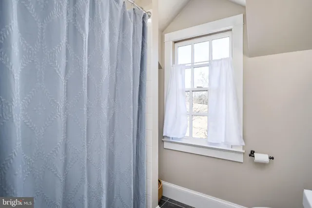 $860,000 | 560 Richmond Road, Amissville, VA 20106