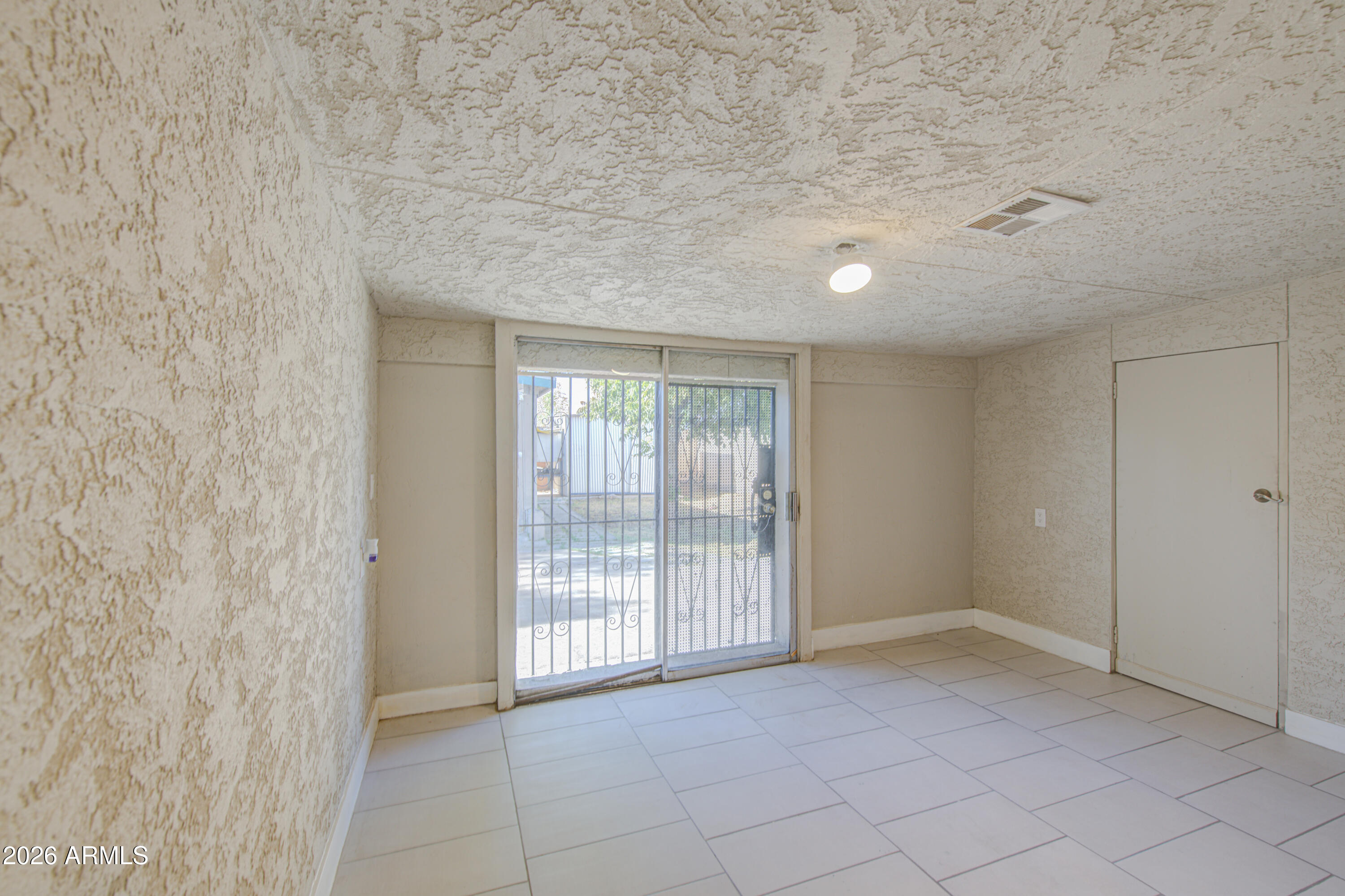 3204 West Monte Vista Road Phoenix, AZ 85009 - Photo 14 of 42 Family Room 3