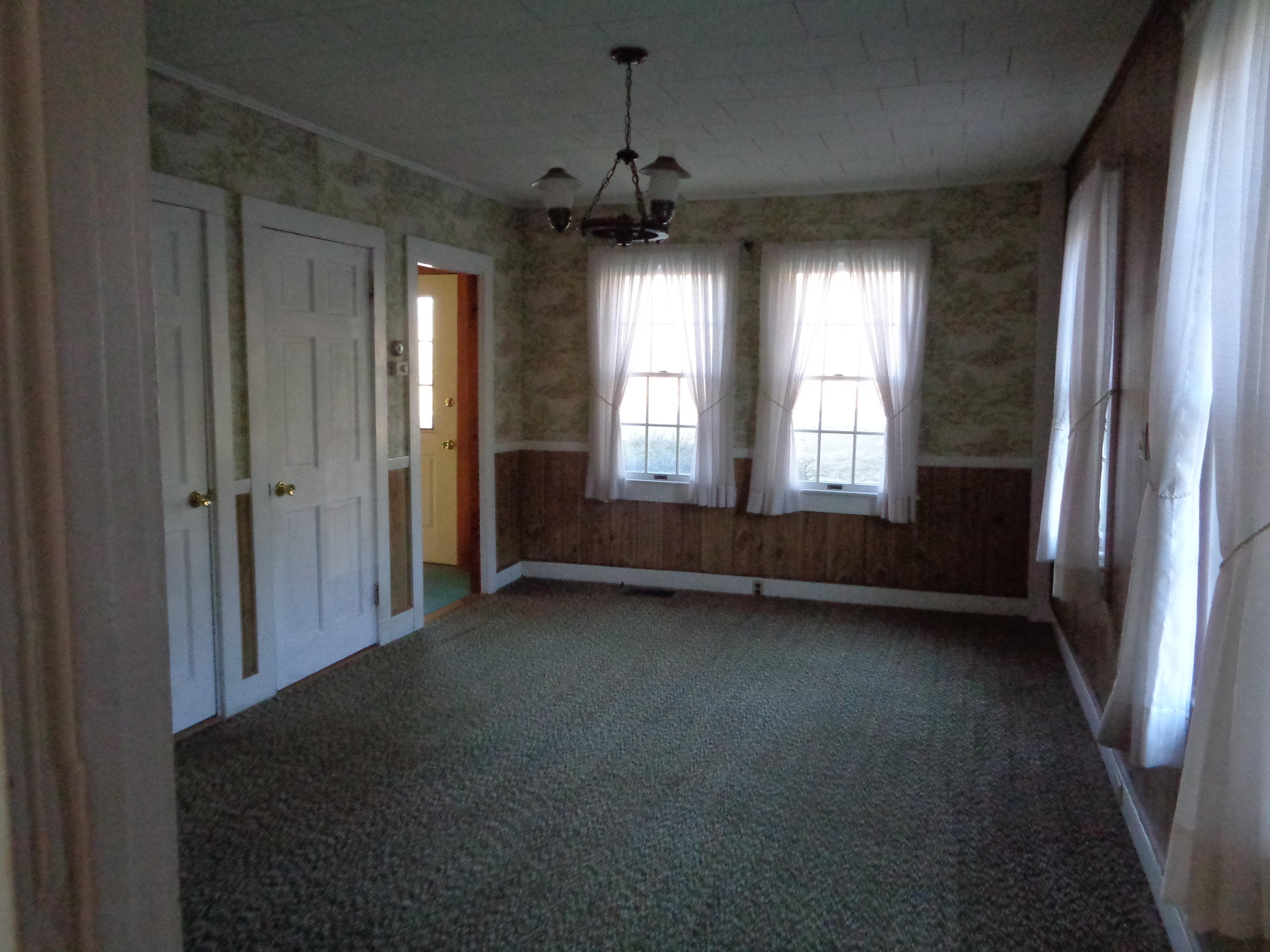 520 Gardiner Road Dresden, ME 04342 - Photo 7 of 19 living room