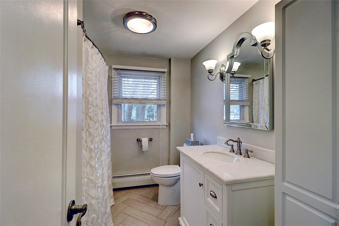 286 Sowams Road Barrington, RI 02806 - Photo 12 of 19