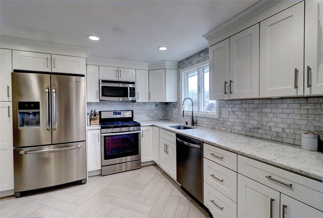 286 Sowams Road Barrington, RI 02806 - Photo 6 of 19