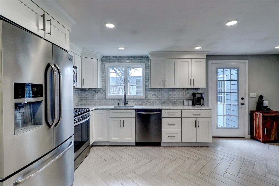 286 Sowams Road Barrington, RI 02806 - Photo 8 of 19