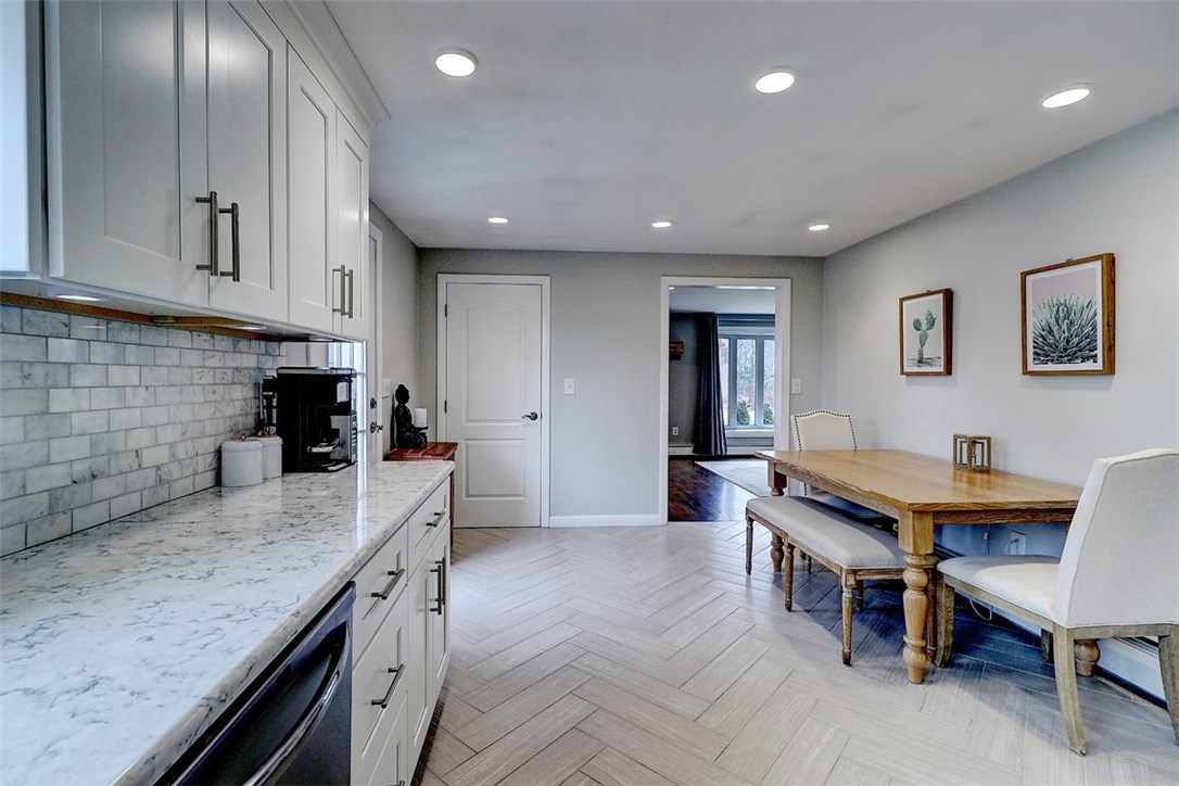 286 Sowams Road Barrington, RI 02806 - Photo 9 of 19