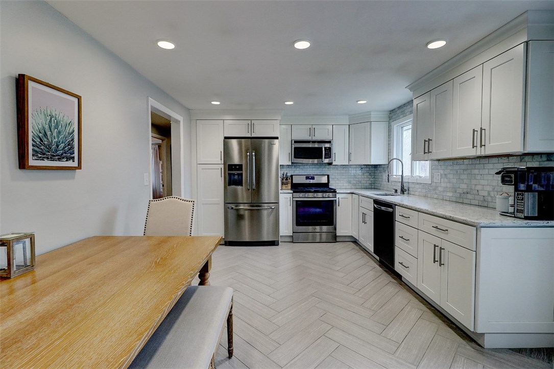 286 Sowams Road Barrington, RI 02806 - Photo 10 of 19