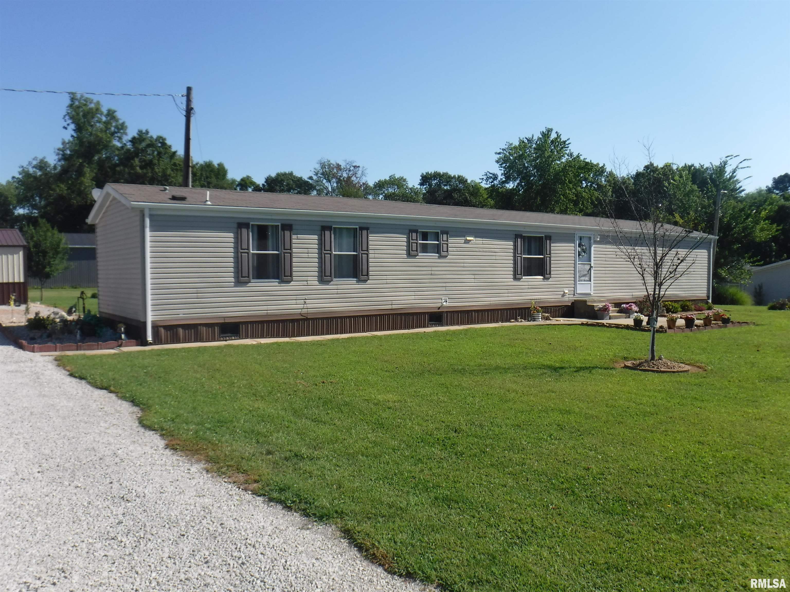1723 Ullman Road Centralia, IL 62801 - Photo 1 of 18