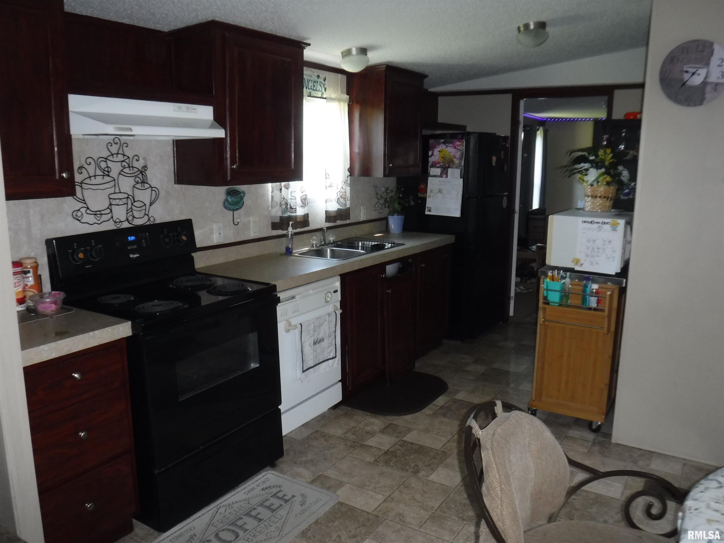 1723 Ullman Road Centralia, IL 62801 - Photo 2 of 18