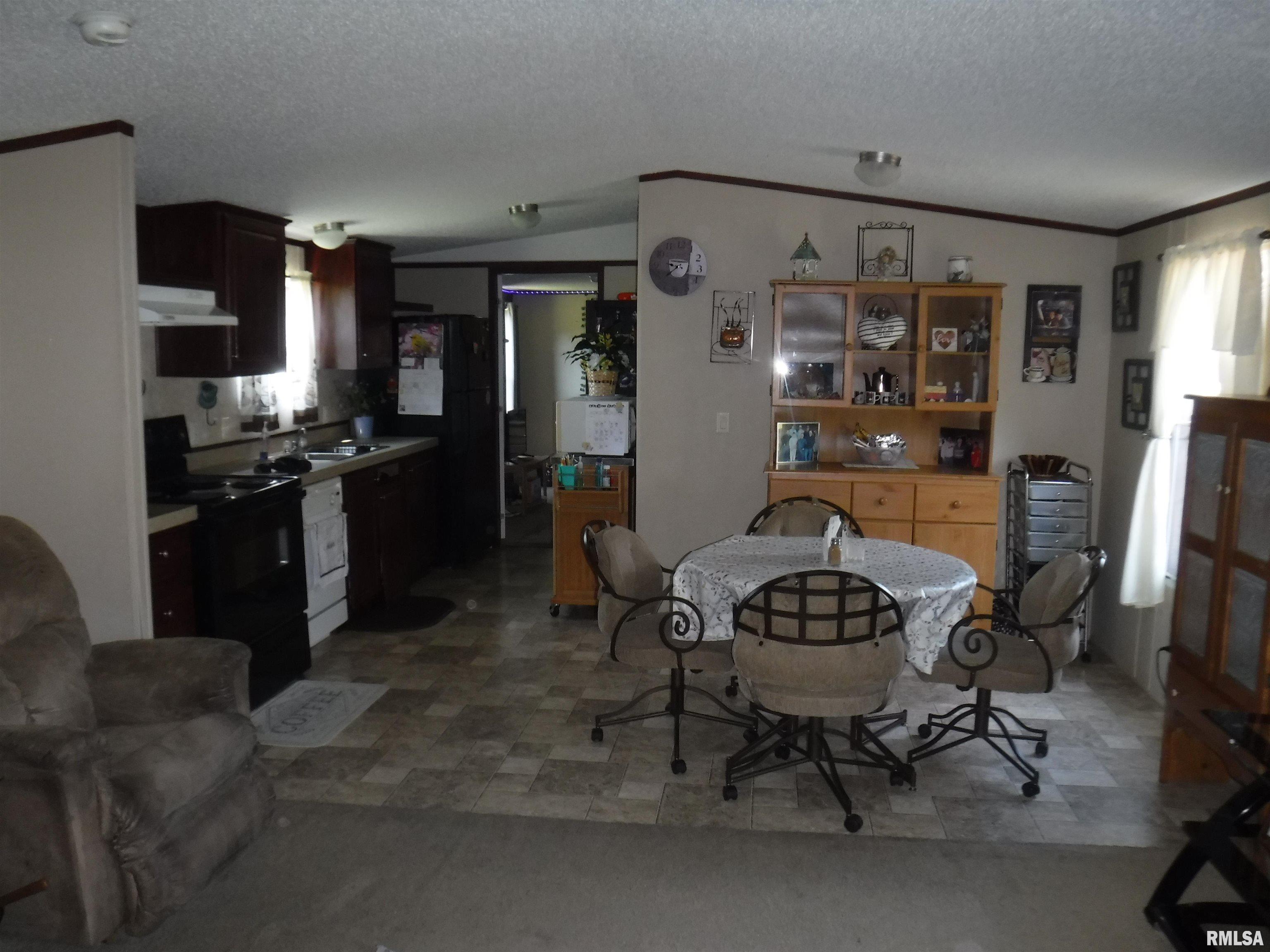 1723 Ullman Road Centralia, IL 62801 - Photo 3 of 18