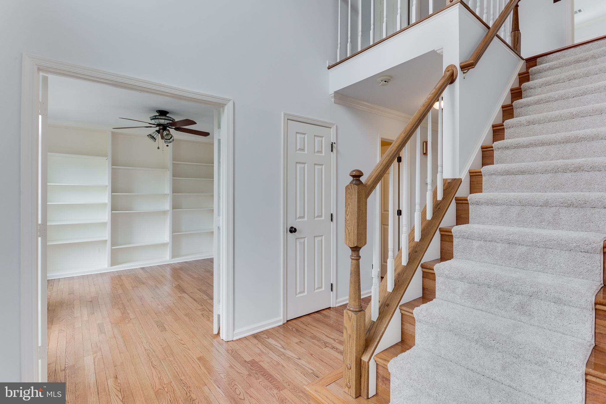 8001 Folkstone Road Manassas, VA 20111 - Photo 2 of 40 2 Story Foyer