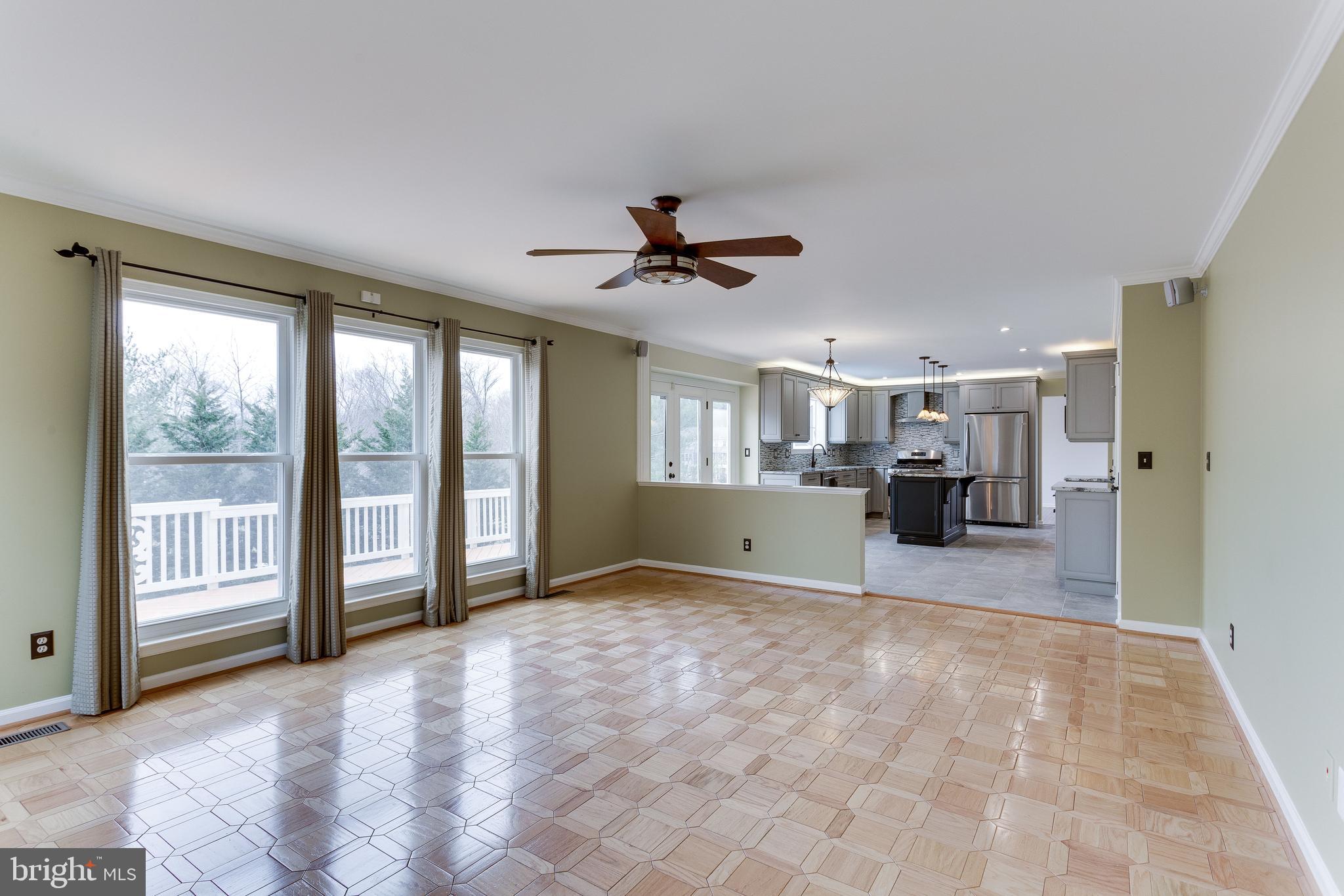 8001 Folkstone Road Manassas, VA 20111 - Photo 15 of 40 Open concept to kitchen