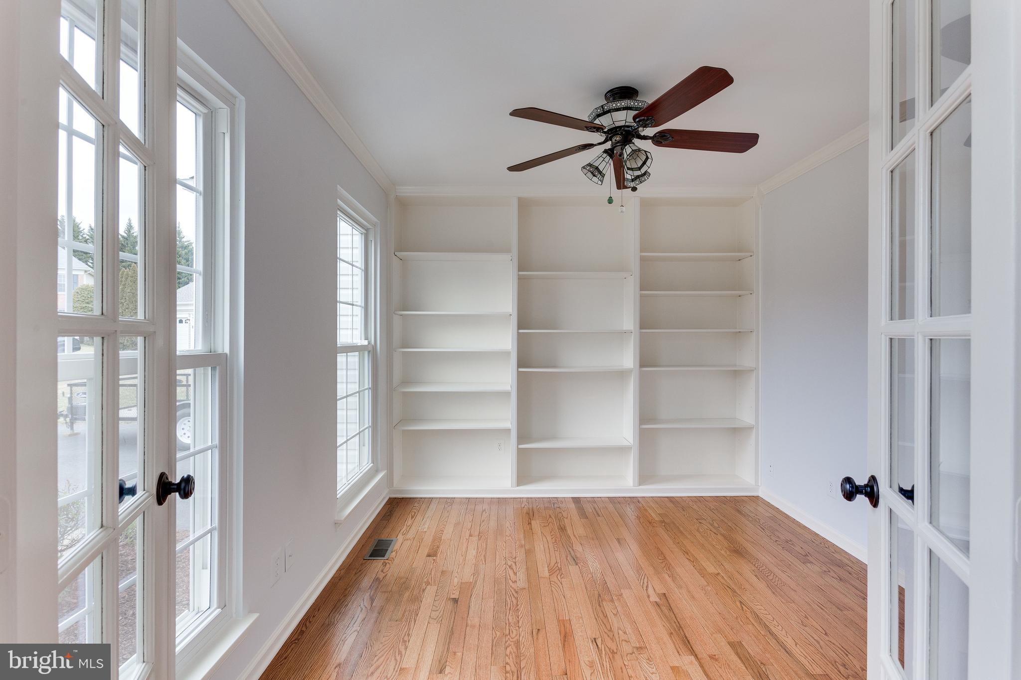 8001 Folkstone Road Manassas, VA 20111 - Photo 3 of 40 Main level office with built-ins