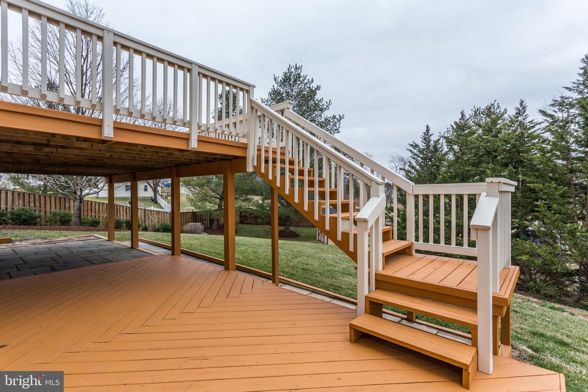 8001 Folkstone Road Manassas, VA 20111 - Photo 36 of 40 Stairs to lower level deck