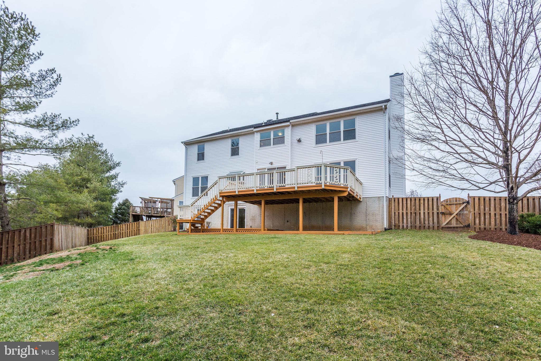8001 Folkstone Road Manassas, VA 20111 - Photo 39 of 40 Rear of home