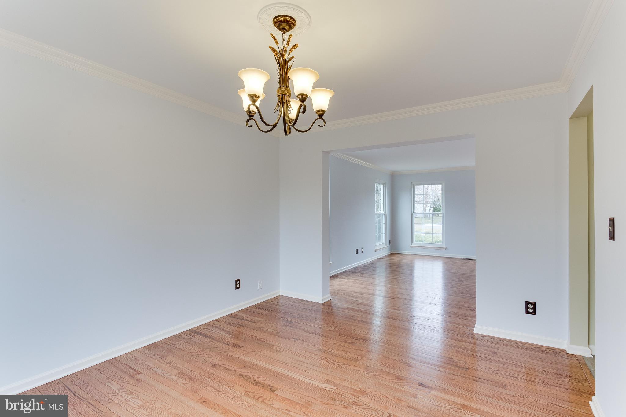 8001 Folkstone Road Manassas, VA 20111 - Photo 6 of 40 Dining room off kitchen
