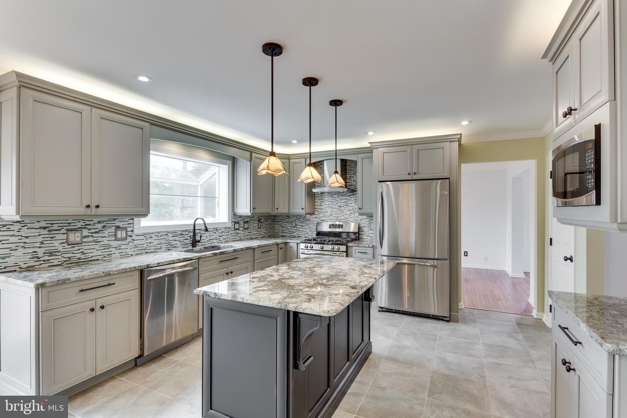 8001 Folkstone Road Manassas, VA 20111 - Photo 9 of 40 Remodeled kitchen