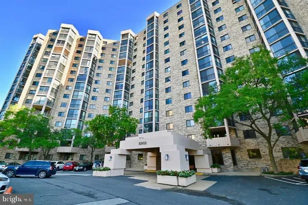 $2,100 | 5904 Mt Eagle Drive, Unit 117, Alexandria, VA 22303