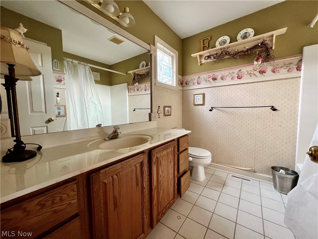 4666 Young Road Stow, OH 44224 - Photo 25 of 25 Full bathroom on the second floor