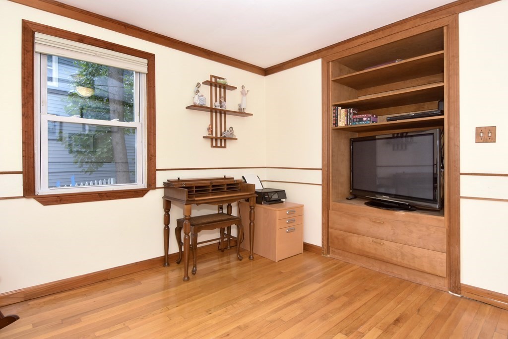 18 Lawson Road Weymouth, MA 02190 - Photo 18 of 42