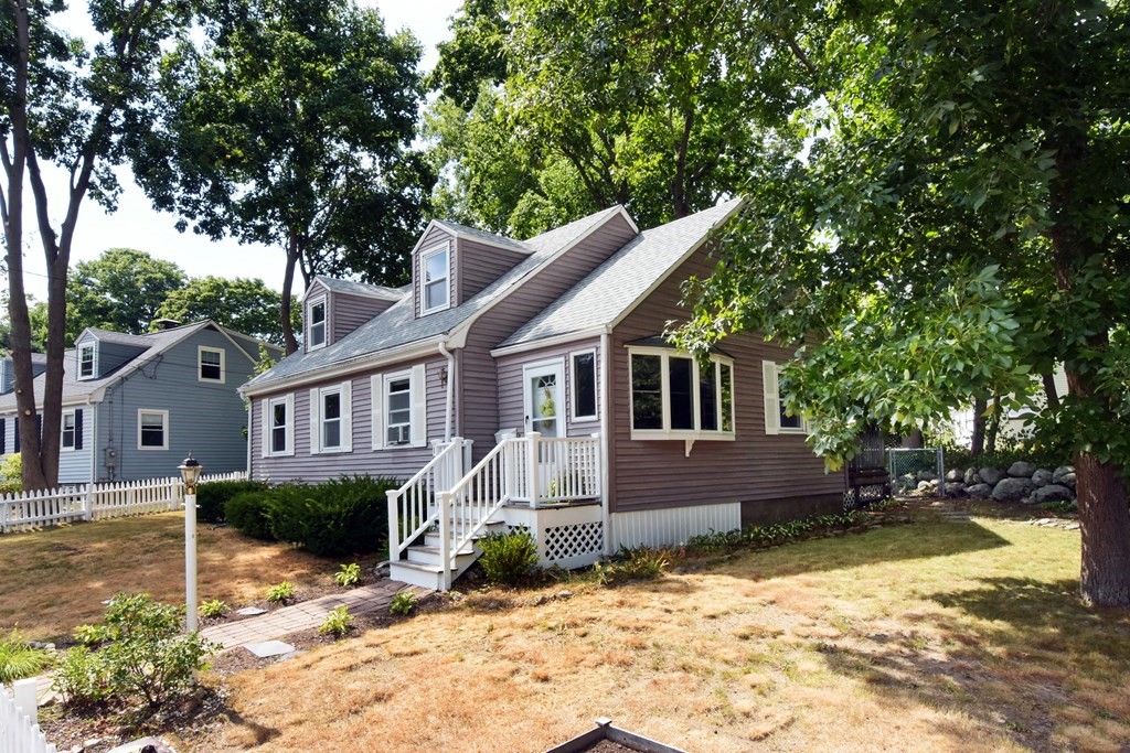 18 Lawson Road Weymouth, MA 02190 - Photo 2 of 42