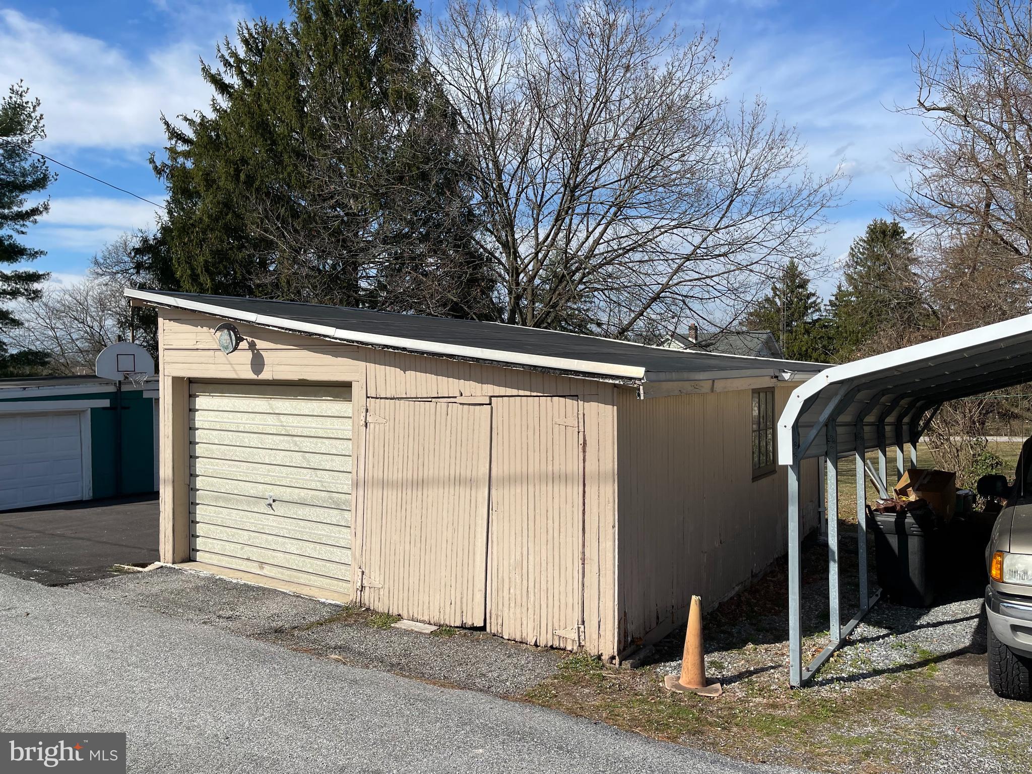 2151 Manor Road York, PA 17408 - Photo 4 of 27