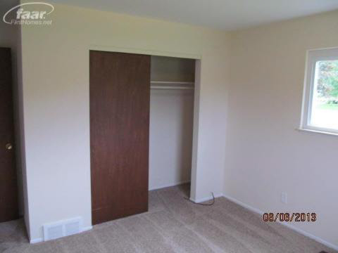 6033 Lucas Road Flint, MI 48506 - Photo 11 of 19 20358403-10.JPG
