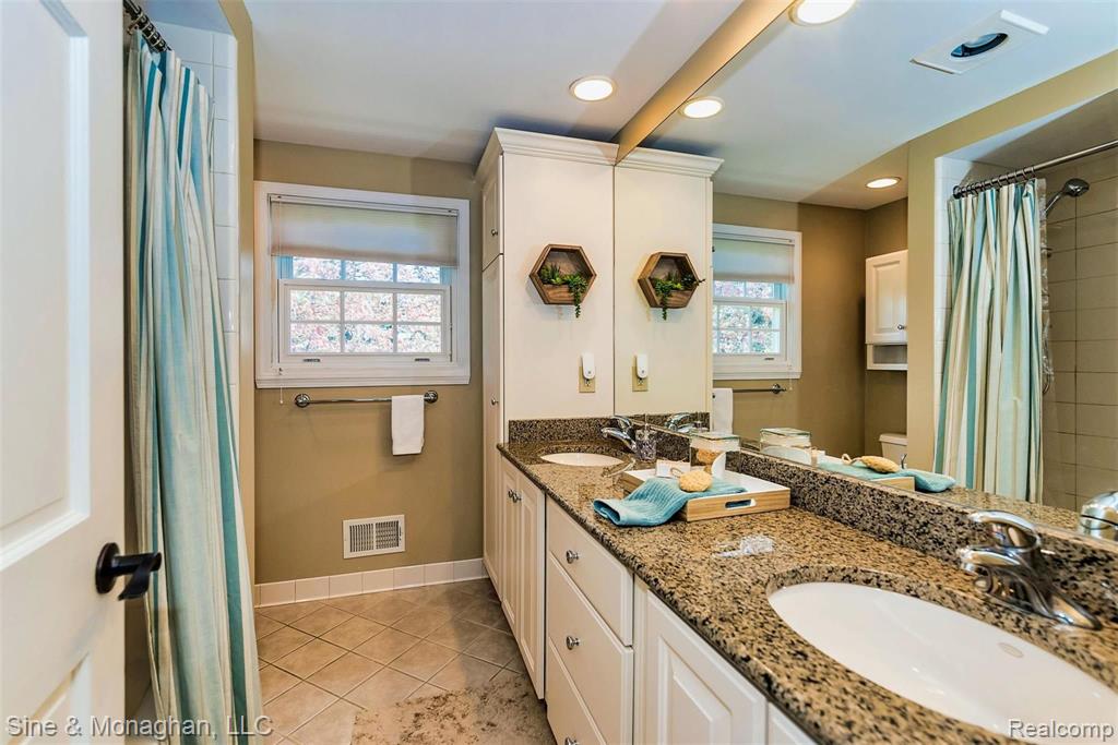 531 Shellbourne Drive Rochester Hills, MI 48309 - Photo 34 of 51