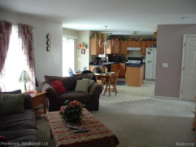 3440 Snowden Lane Howell, MI 48843 - Photo 11 of 13 Family Rm, Nook, Kitchen