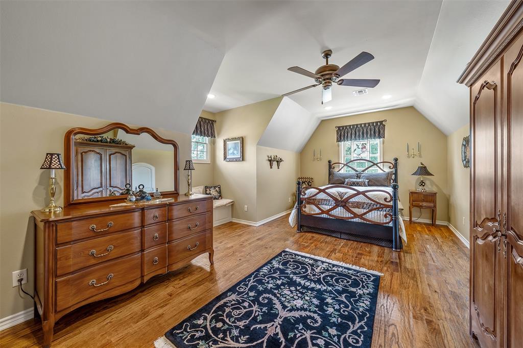 535 Riata Road Bullard, TX 75757 - Photo 18 of 40 a living room with furniture and a rug