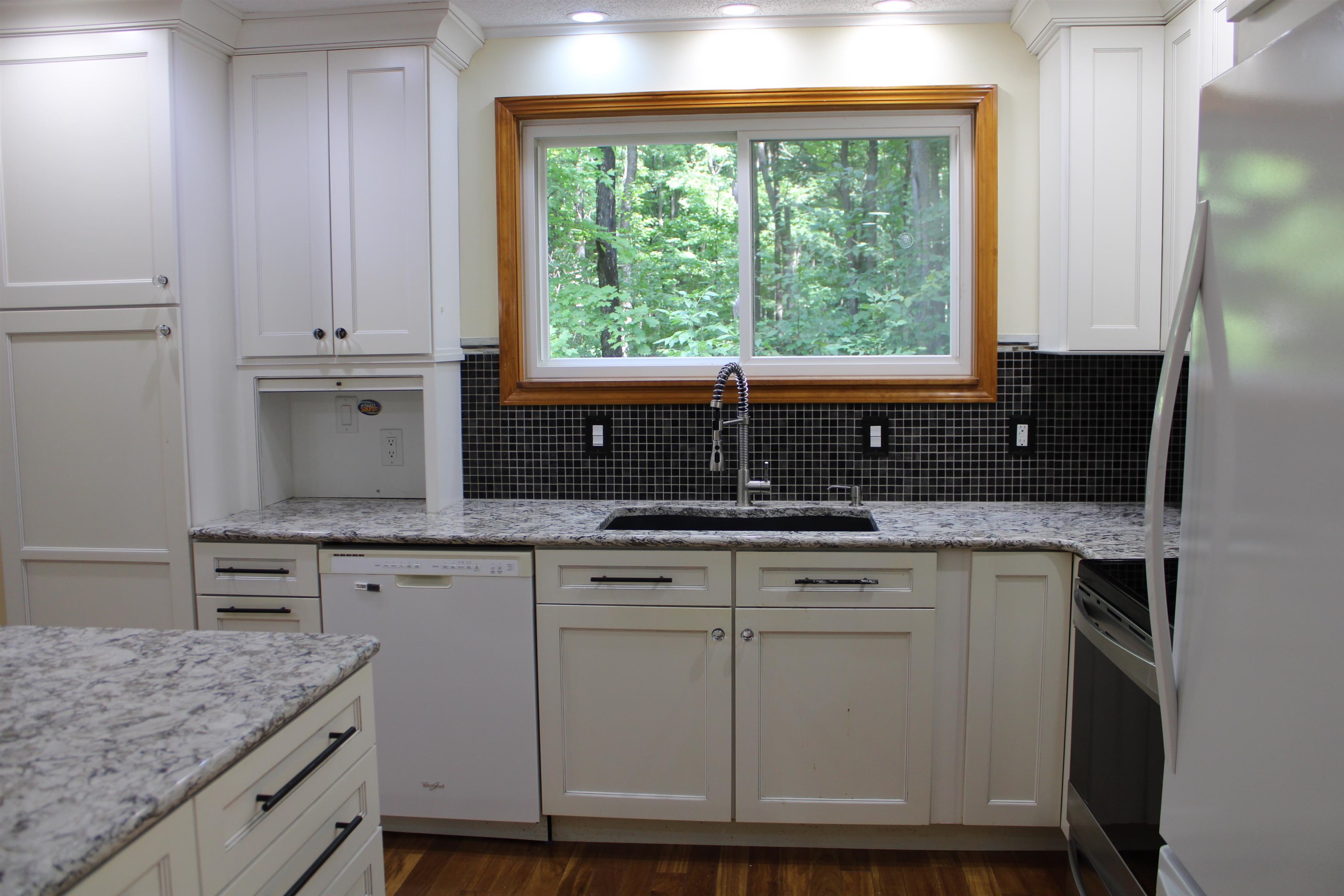 8736 Bliss Road Bellaire, MI 49615 - Photo 9 of 71 1938196-3c9a6f3b-0e6b-455e-9edb-424264c2faeb.JPG