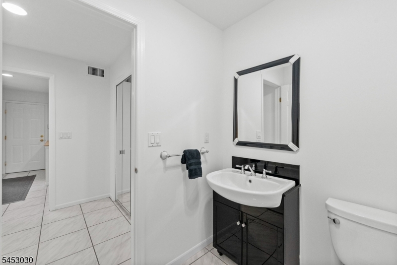 239 Westervelt Lane Mahwah, NJ 07430 - Photo 21 of 50 Gallery Image 21