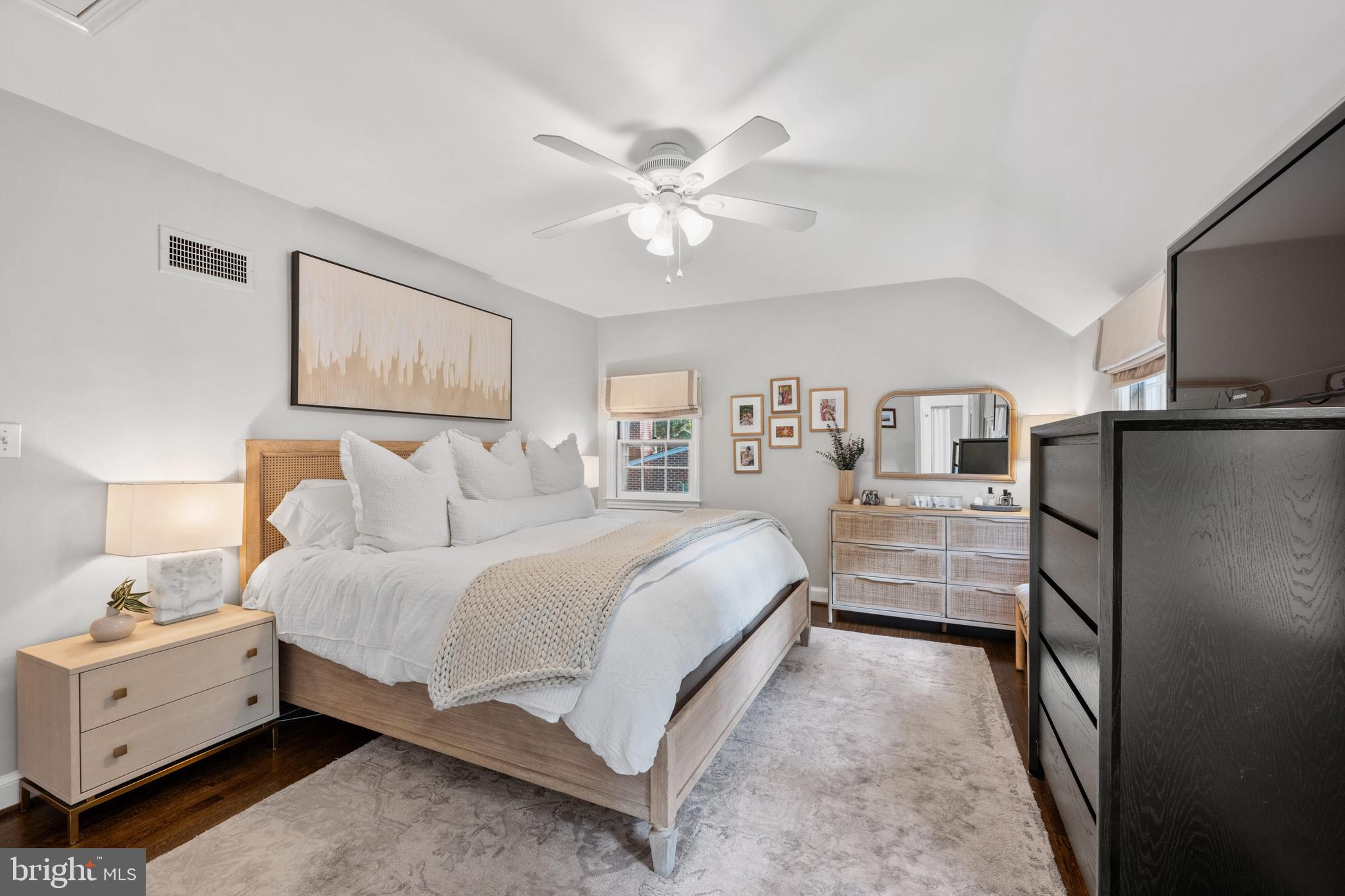 5907 Cobalt Road Bethesda, MD 20816 - Photo 16 of 35 Gallery Image 16