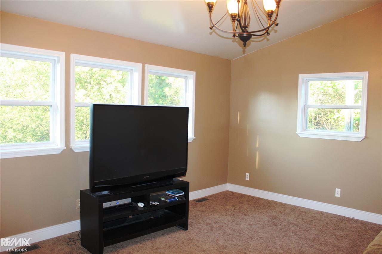 8574 Marquette Road Goodells, MI 48027 - Photo 5 of 18 31326509-4.JPG