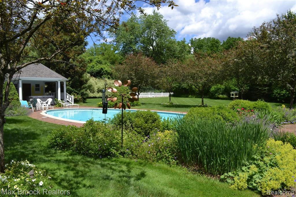2080 Redding Road Birmingham, MI 48009 - Photo 11 of 59