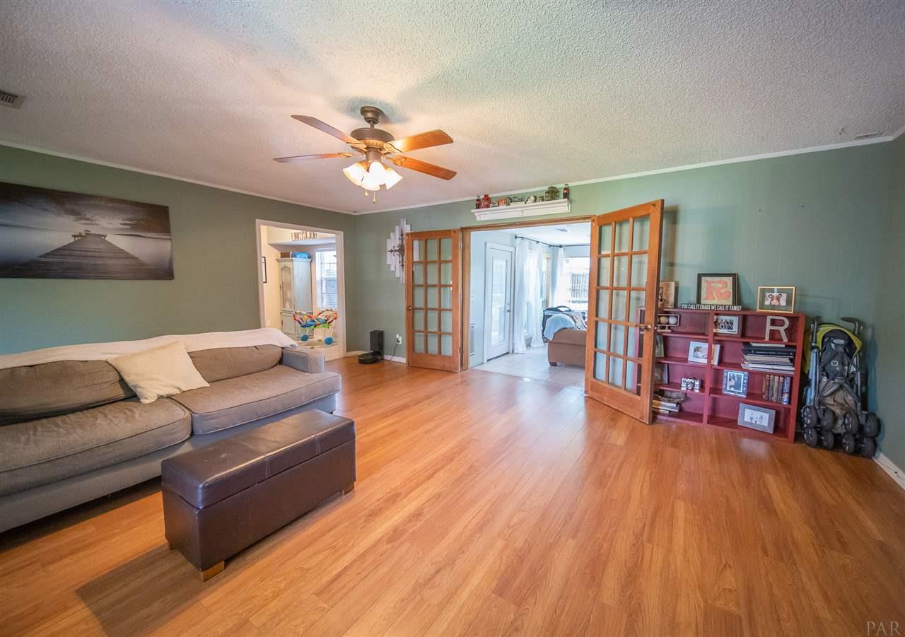 8241 Squire Road Pensacola, FL 32514 - Photo 9 of 40 Gallery Image 9