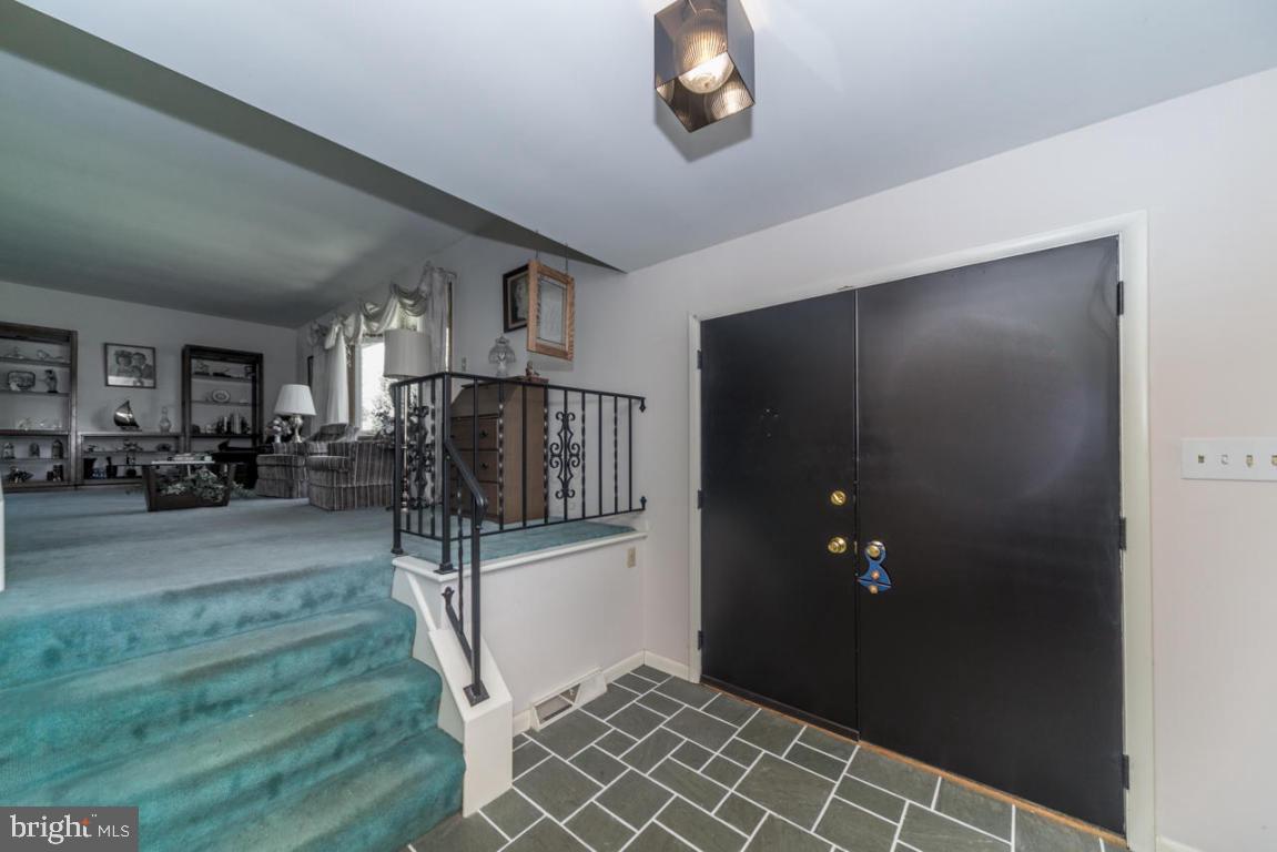 2849 Brookfield Road Lancaster, PA 17601 - Photo 6 of 33