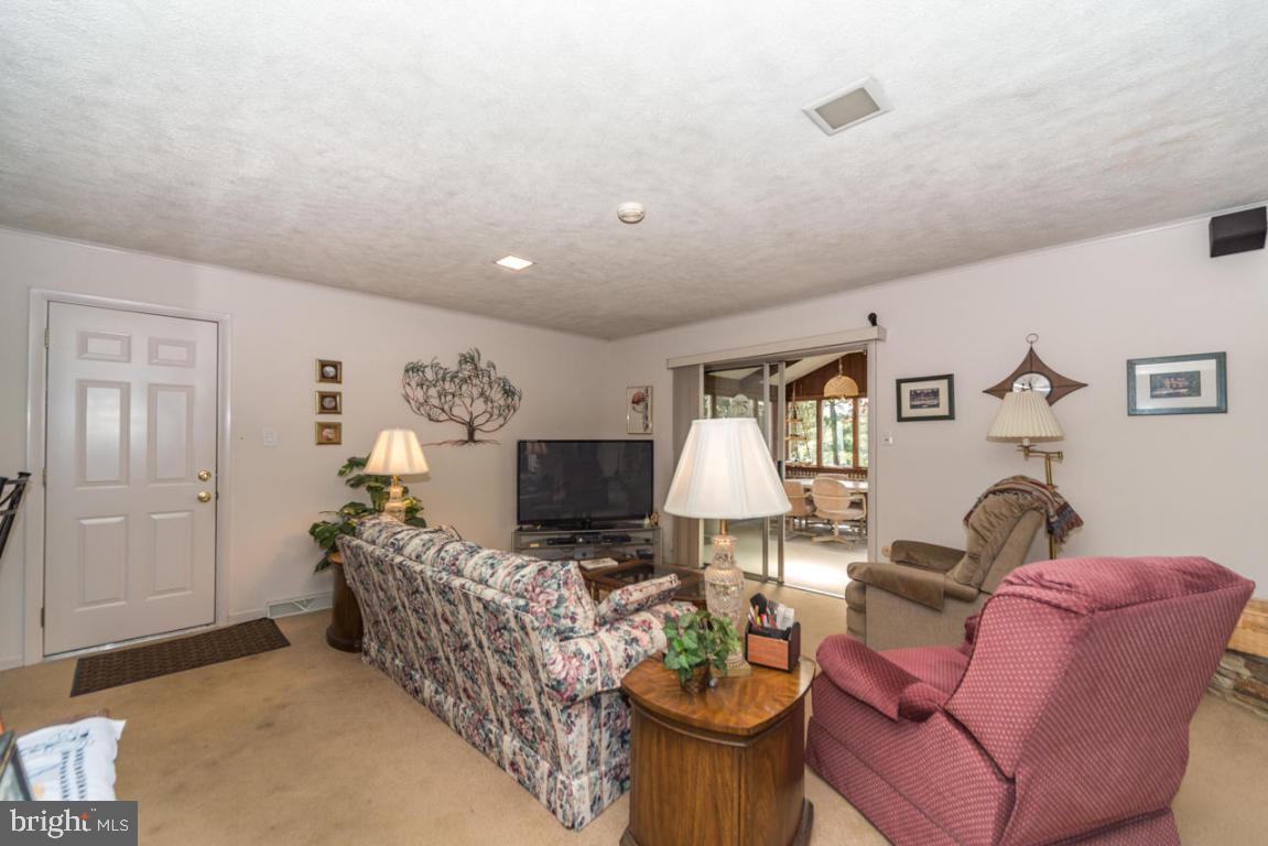 2849 Brookfield Road Lancaster, PA 17601 - Photo 7 of 33
