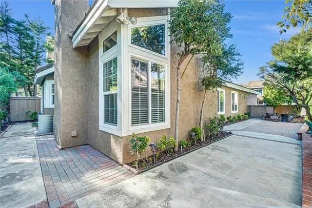 $885,000 | 862 South Sapphire Lane, Anaheim, CA 92807