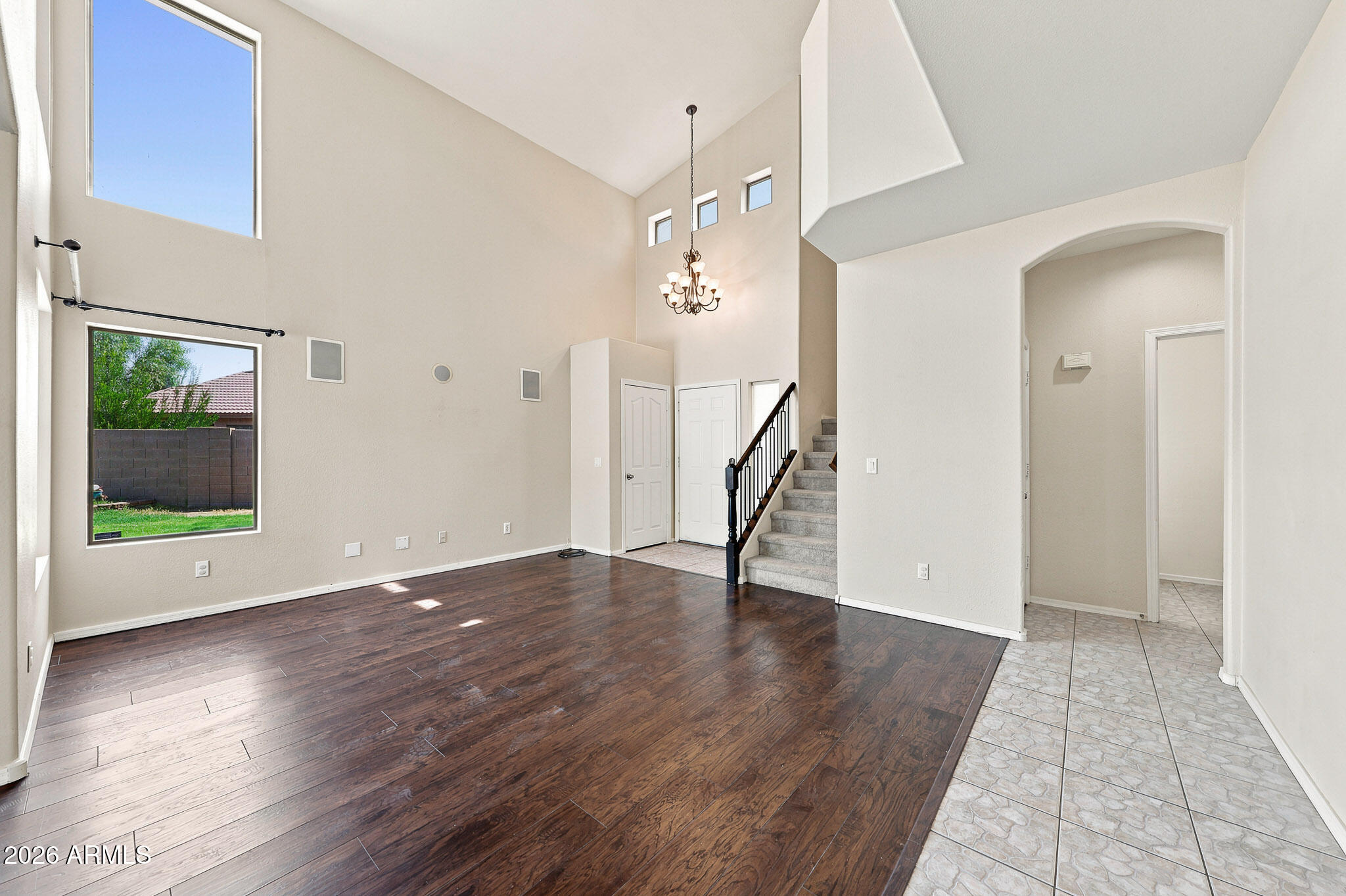 10828 West Monte Vista Road Avondale, AZ 85392 - Photo 9 of 32 Tall ceilings