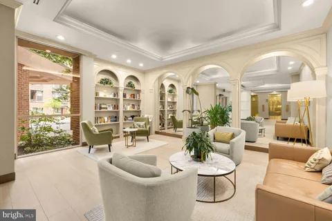 $399,000 | 4808 Moorland Lane, Unit 1102, Bethesda, MD 20814
