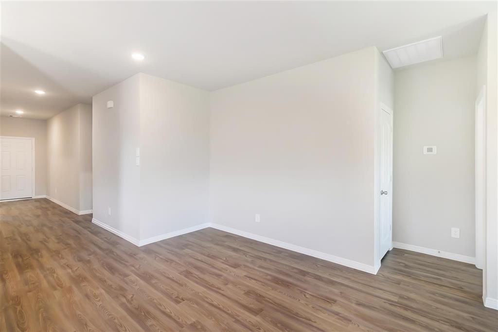 3111 Hawkview Drive Cleburne, TX 76031 - Photo 10 of 23 21612Elmheart_9