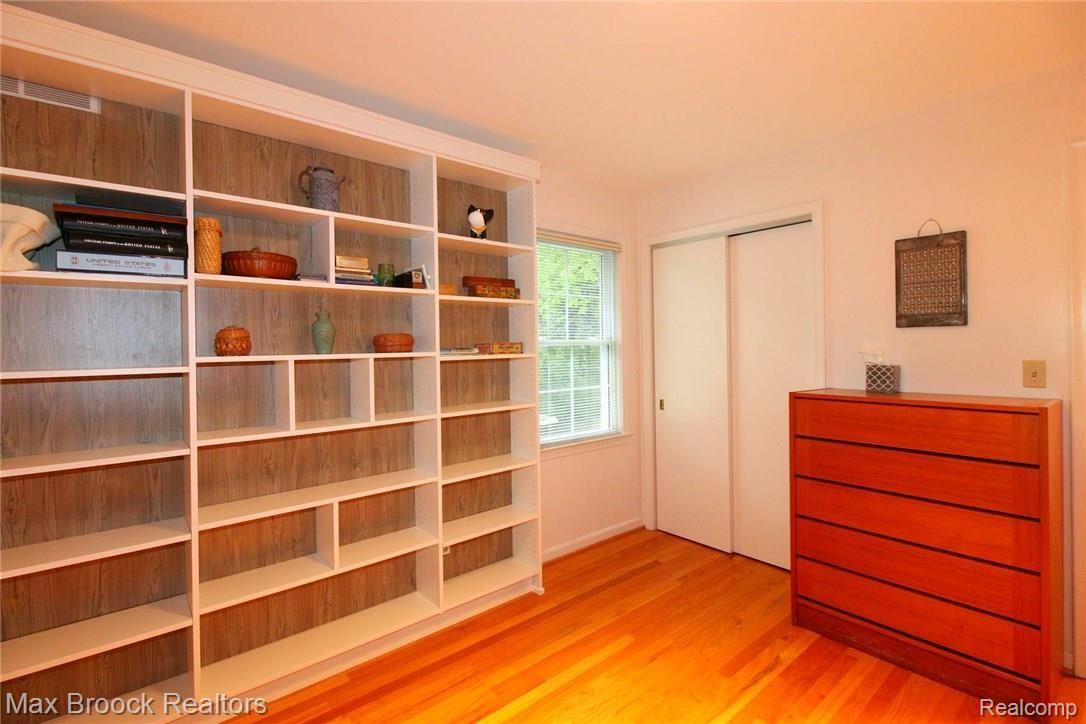 33 Maplefield Road Pleasant Ridge, MI 48069 - Photo 19 of 27 Second Bedroom