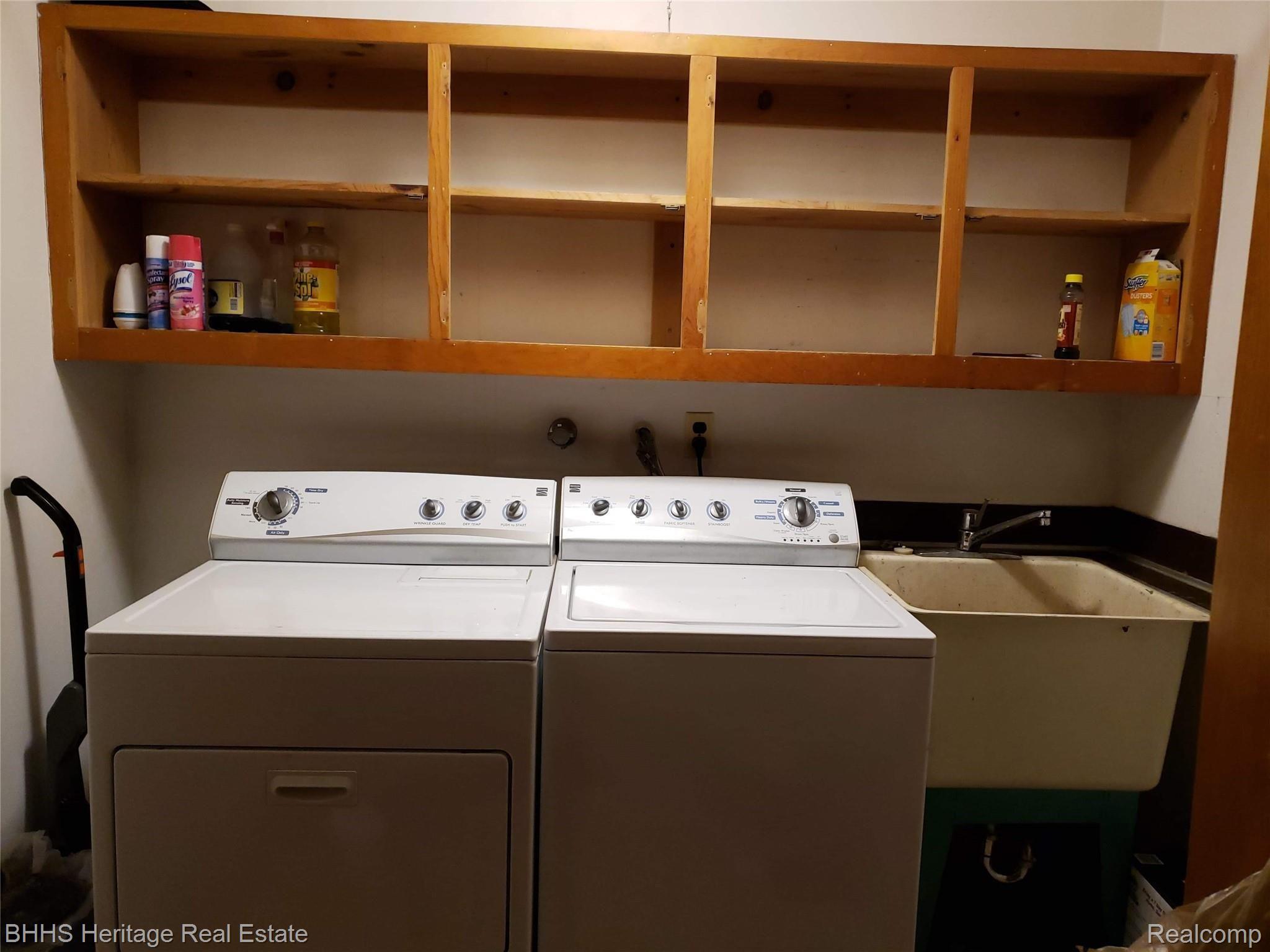 1214 Bower Street Howell, MI 48843 - Photo 8 of 79 Laundry area
