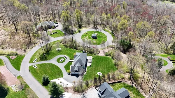 a view of an outdoor space with garden
