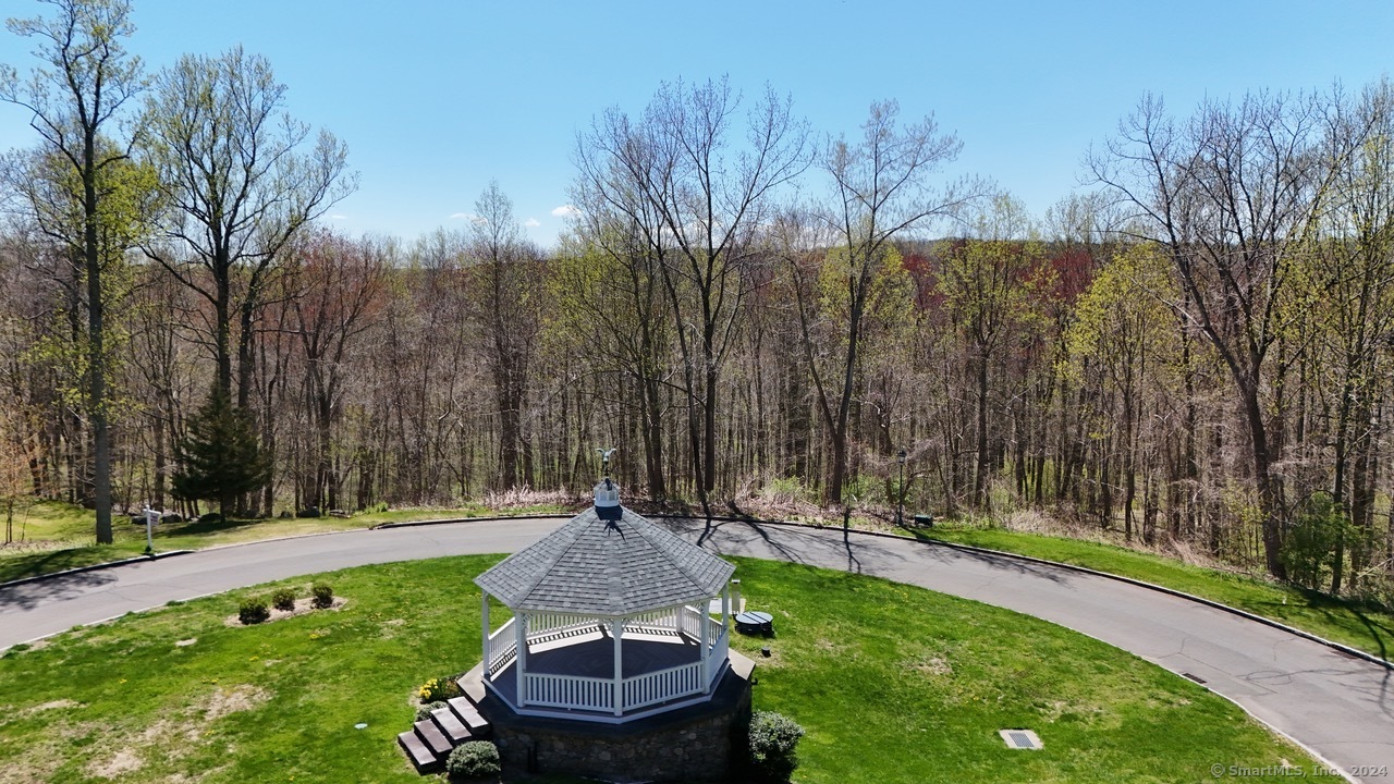 75 Gleneagle Road Middlebury, CT 06762 - Photo 18 of 33