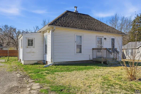 $145,000 | 1811 Southeast 25th Street, Topeka, KS 66605